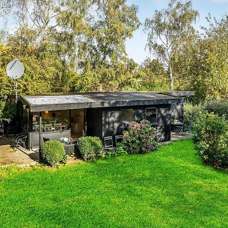 Beautiful Home In Jgerspris With Kitchen Jægerspris Bagian luar foto